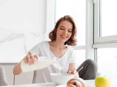 Motivul pentru care nu trebuie să auncați laptele alterat din frigider. Cum să îl folosești la plante - Foto: Freepik (Imagine cu rol ilustrativ)