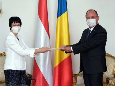 Ambasadoarea Austriei și Ministrul Aurescu - Foto: MAE