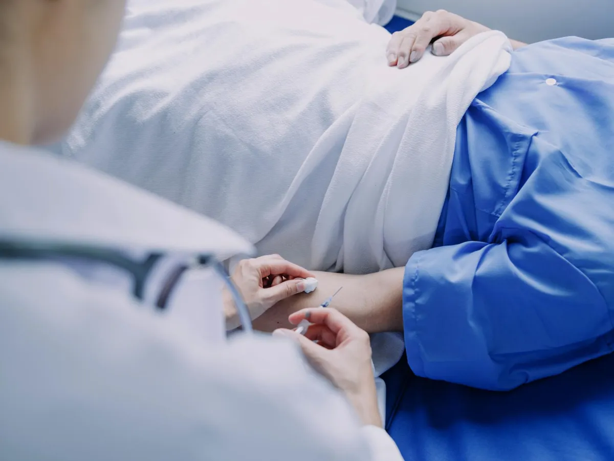 Juniori de la echipa Steaua, aflaţi în turneu în Arad, au ajuns la spital cu simptome de toxiinfecţie