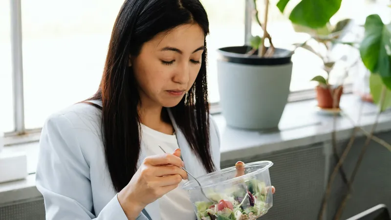 Studiu: Salatele la pungă, gata ambalate, sunt sănătoase? Află riscurile și recomandările experților: FOTO - Pexels(imagine cu rol ilustrativ)
