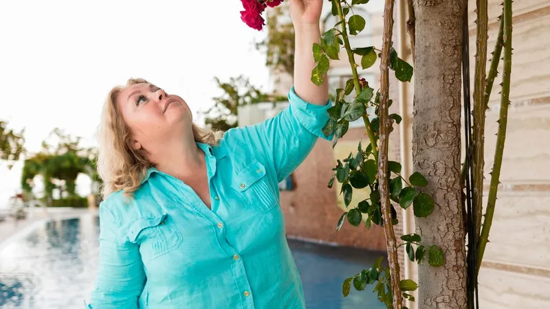 Amendă de 1000 € dacă ai flori pe balcon și nu faci asta. Unde există această regulă dură? - Foto: Freepik.com