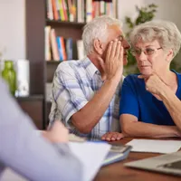 Pensionarii primesc adeverințele cu noile pensii abia în iulie. Care e motivul acestei întârzieri? - Foto: Freepik