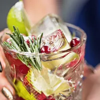 Înainte de a bea alcool mănâncă acest efructe Foto: Freepik.com - rol ilustrativ