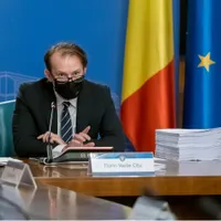 Cîțu: De la 1 iunie, e permisă participarea a câte 1.000 de oameni la evenimente în aer liber/FOTO: gov.ro