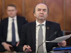 Tudorel Toader a folosit o minciună împotriva lui Augustin Lazăr. Foto Inquam Photos/Octav Ganea