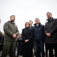 Zelenski alături de Maia Sandu  la comemorarea victimelor din orașul Bucea - Foto: Profimedia Images