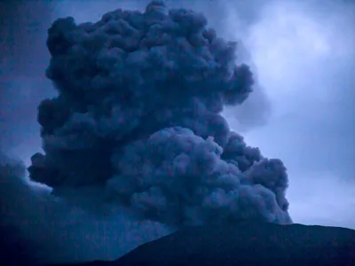 Vulcanul Marapi din Sumatra a erupt mortal. Cel puțin 11 alpiniști și-au pierdut viața - Foto: Profimedia Images