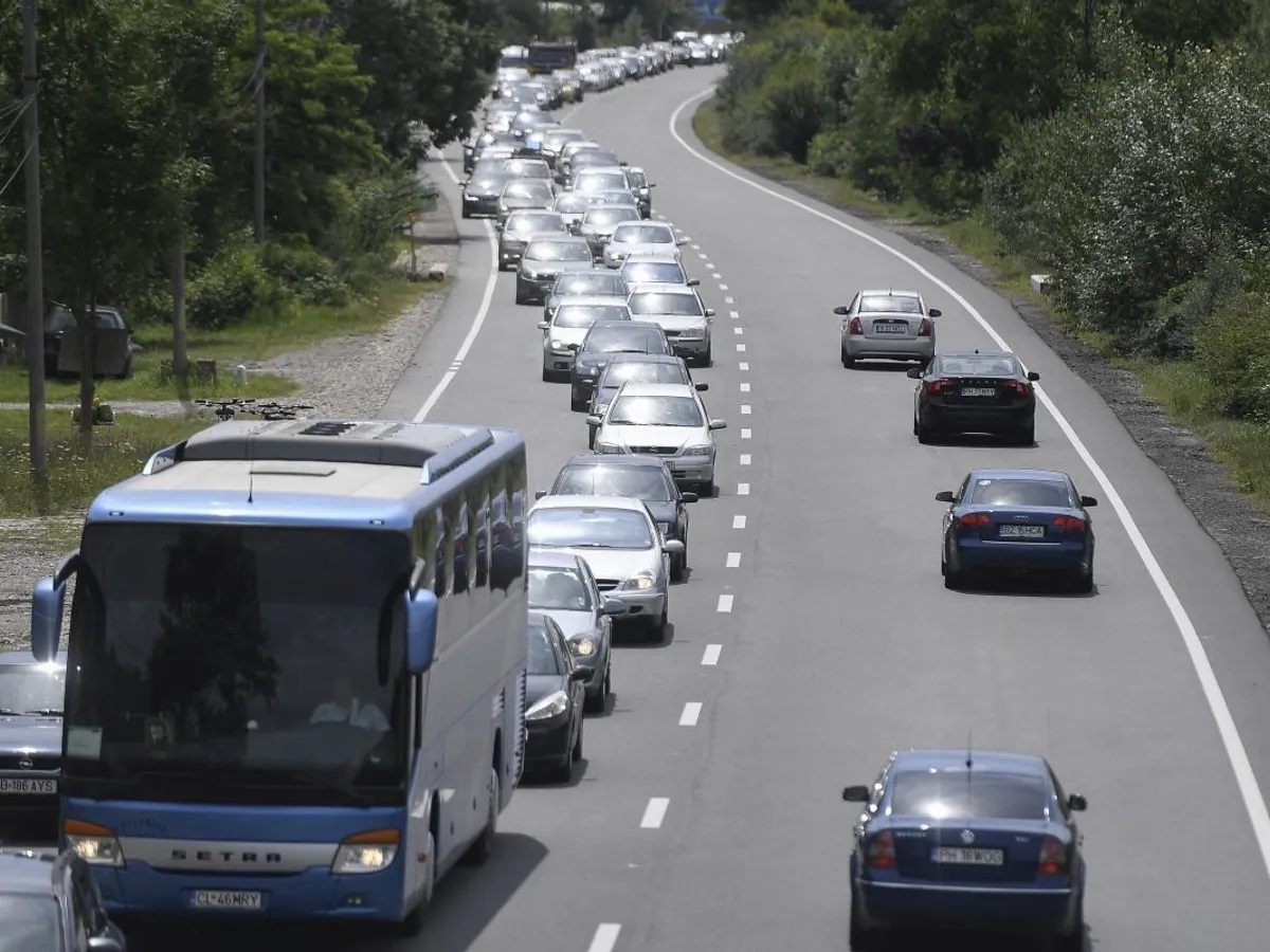 Ambuteiaj pe Valea Prahovei, pe sensul de mers spre Braşov - Foto: INQUAM PHOTOS/Alex Nicodim
