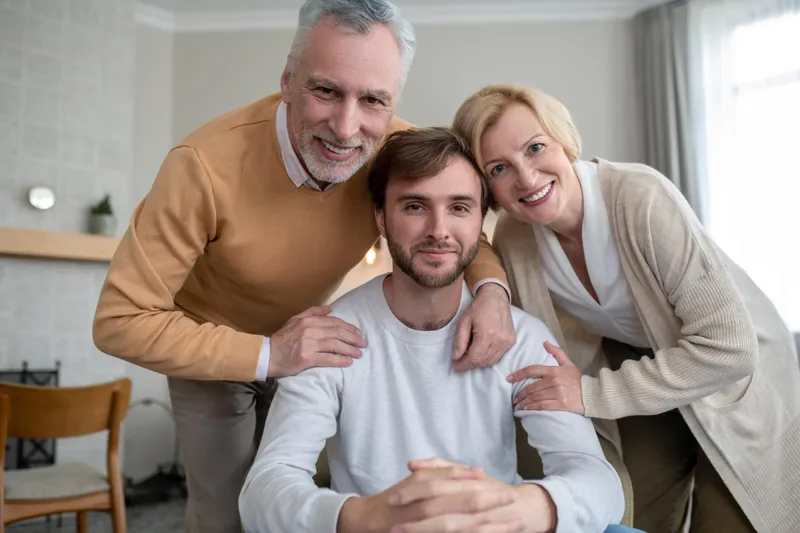 Portret de familie - Foto: Magnific.com (Imagine cu rol ilustrativ)