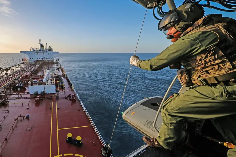 Strategie disperată a Rusiei. Amenință că-și va arunca &icirc;n aer petrolierele dacă acestea sunt confiscate - Foto: Profimedia Images (imagine cu rol ilustrativ)