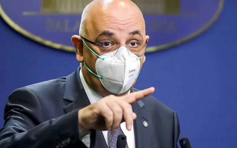 Raed Arafat, despre zvonul că oamenii care s-au vaccinat anti-COVID fac HIV: „Bazaconii”. / Foto: playtech.ro