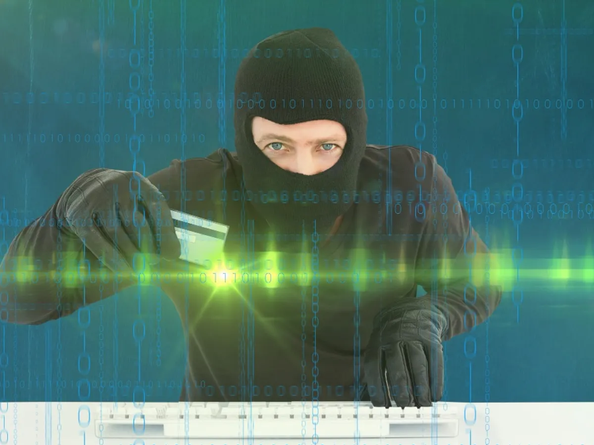 Hackerii țintesc serviciile bancare online și fură datele clienților. Oamenii se trezesc fără bani în conturi