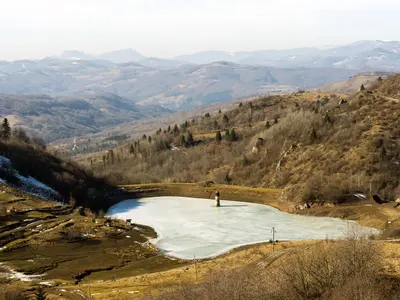 1.000.000 lei sporuri la Agenția care a concesionat aurul de la Roșia Montană. Ce bani iau șefii?  - Foto: Profimedia Images