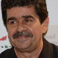 Radu Paraschivescu, scriitor: Un doctorat făcut corect presupune luni în biblioteci, nu în crame - Foto: Wikipedia/Razvan Socol