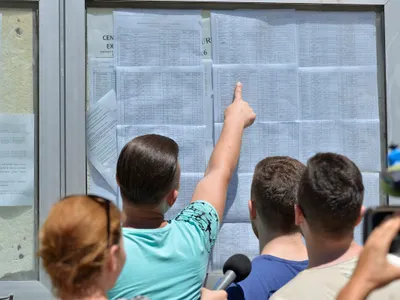 Elevi rivind la rezultatele de la bacalaureat - Foto: Profimedia/Bogdan Dănescu (cu rol ilustrativ)