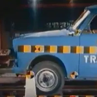 Cât de sigur era Trabantul, „cartonatul”, în caz de accident. Scăpai cu viață la 45 km/h? - Foto: captură video