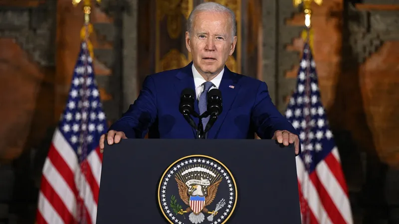 Biden, despre Putin: „Un criminal de război și un golan pur și simplu. Războiul lui eșuează” - FOTO: Profimedia Images