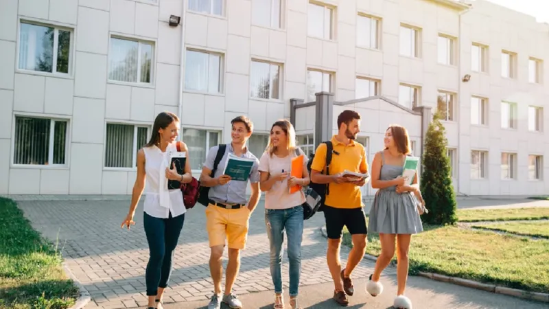 Ce se întâmplă cu bursele studenților - Foto: Freepik (rol ilustrativ)