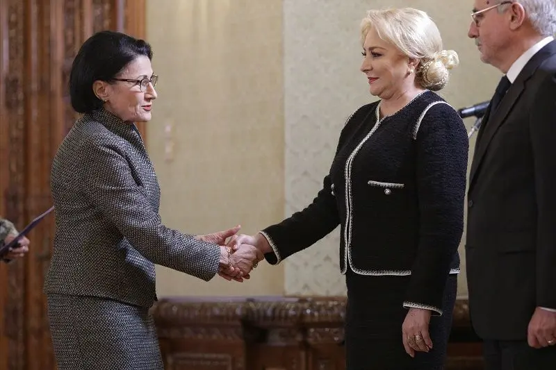 Ecaterina Andronescu garantează pentru AOSR, așa cum și pentru ea au garantat Vanghelie și Dăncilă Foto: Inquam