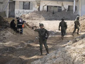 Bebeluș scos de sub dărâmături după ce o clădire s-a prăbușit în Israel. Ce se întâmplă? - Foto: Arhiva