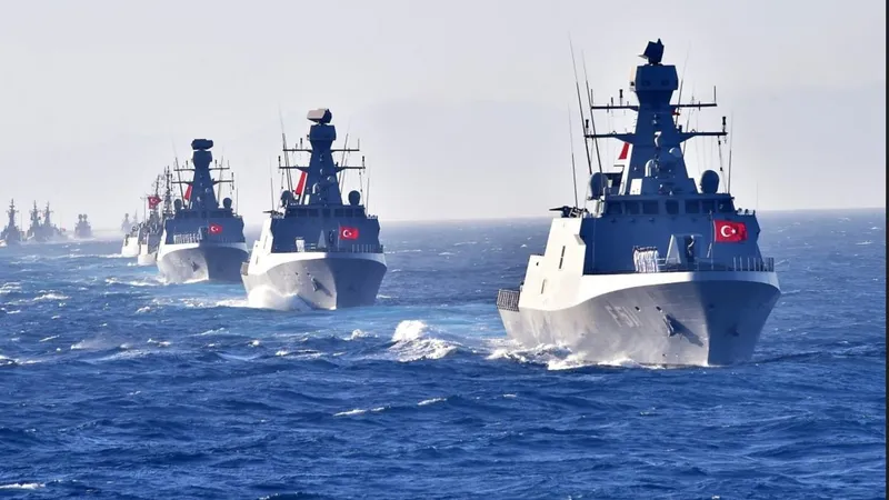 Turcia respinge atacuri cu drone și rachete în Marea Neagră cu distrugătoare de apărare aeriană  - Foto: Defense Express (imagine cu caracter ilustrativ)