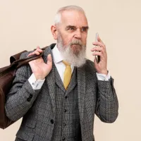 Pensionarii din administrație au ieșit la pensie forțat. Legea le-a interzis să aibă și salariu Foto: Freepik (fotografie cu caracter ilustrativ)