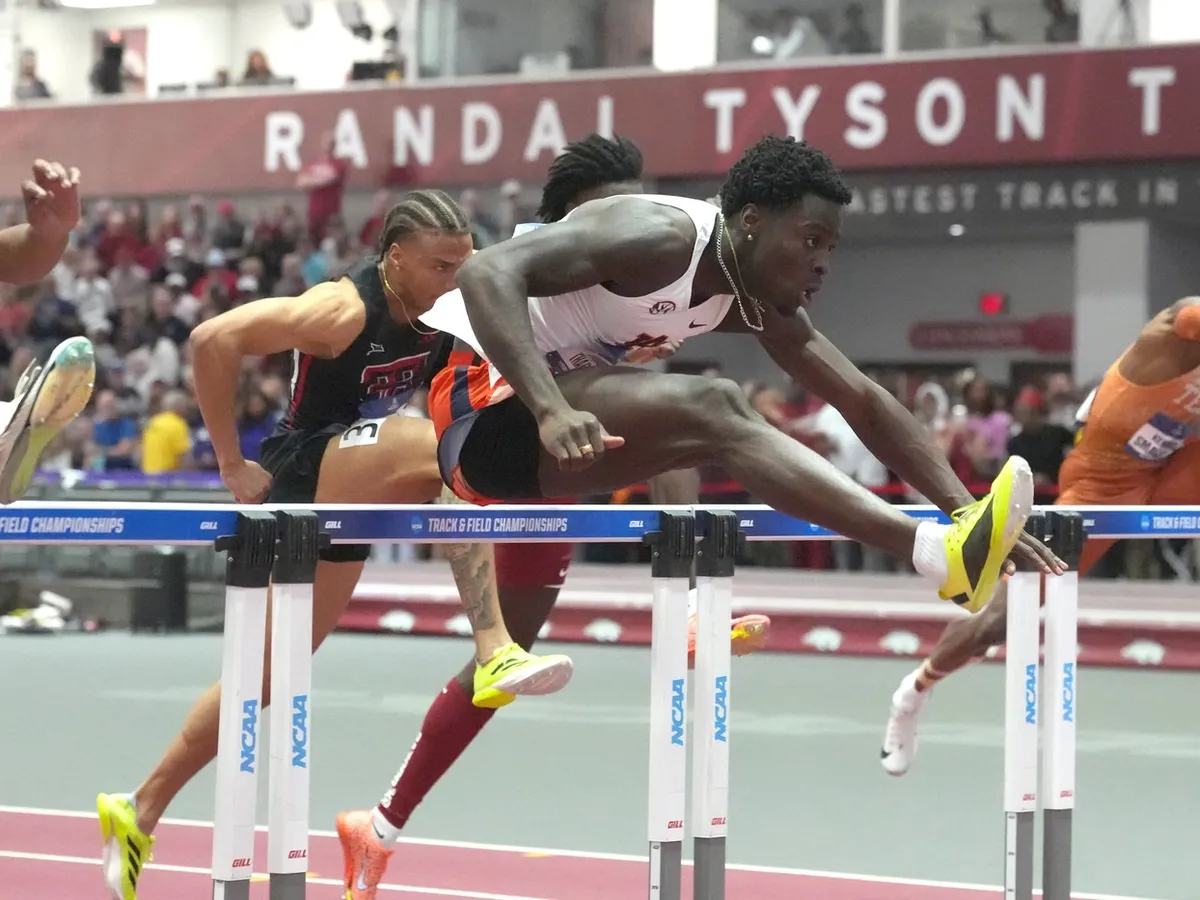Atletul SUA Ja’Kobe Tharp a doborât recordul mondial la 110 m garduri. Timpul, 12 secunde și 75 de sutimi