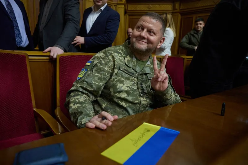 Fostul comandant-șef al Forțelor Armate ale Ucrainei, generalul Valeri Zalujn&icirc;i, poate ajunge președintele Ucrainei - Foto: Profimedia Images (imagine cu  rol ilustrativ)