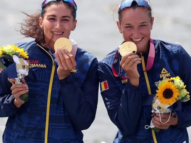 Prima medalie de aur pentru România, la Tokyo2020: Ancuţa Bodnar şi Simona Radiş. Foto: COSR