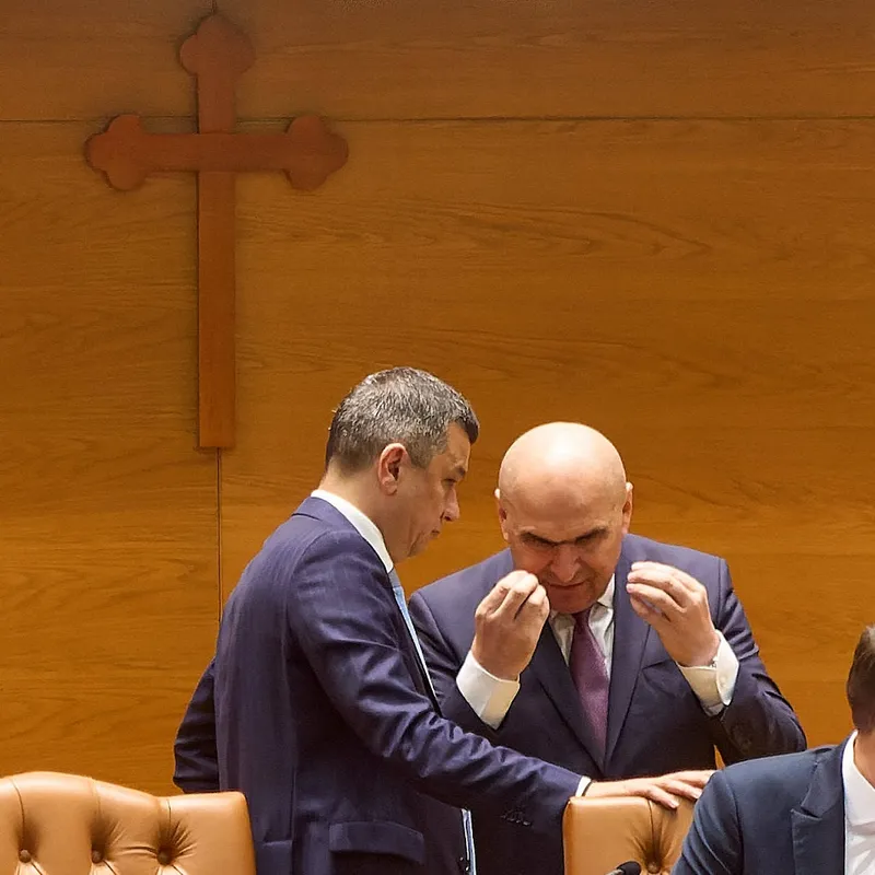 Sorin Grindeanu și Ilie Bolojan în ziua asumării pachetului 2 de măsuri fiscale - Foto: Profimedia Images