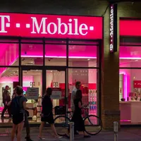 Gigantul T-Mobile din USA anunță că va concedia toți angajații nevaccinați din 2 aprilie/FOTO: wsj.com