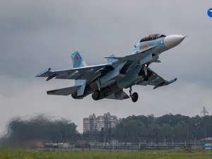 VIDEO Rusia întâmpină avioanele F-16 ale Ucraine cu noul S-30 de 100.000.000$ . Cine e mai puternic? - Foto: X