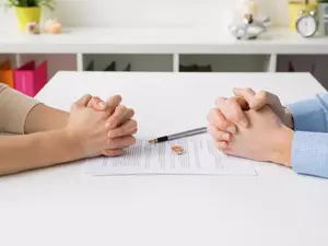 Cât costă un divorț? Ce acte depui și când îl poți obține? Când te poți recăsători? Iata cum poți divorța de soțul sau soția ta și ce te costă?  - Foto: Istock / imagine cu rol ilustrativ