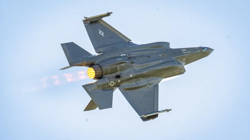 SUA împrumută Polonia cu 2.000.000.000 $ ca să-i cumpere avioanele F-35 și tancurile Abrams - Foto: Profimedia Images (imagine cu caracter ilustrativ)