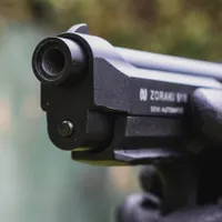 Pistolar la 15 ani, pe o stradă din Craiova. Un tânăr de 18 ani a fost rănit la cap - Foto: pexels.com/Felipe Jiménez - Imagine cu rol ilustrativ