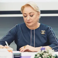 Viorica Dăncilă îl contrazice pe Mircea Geoană: ”Eu l-am nominalizat la NATO” - Foto: facebook/ Viorica Dăncilă