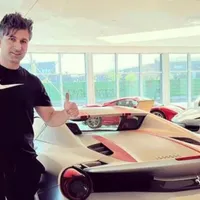 Proaspăt câștigător la loterie și-a cumpărat Ferrari, Porsche și băutură scumpă. Acum caută nevastă - FOTO: Twitter/Barış Gezer