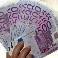 Cum a reușit o tânără să câștige 3.000 euro doar cu ajutorul unei aplicații. Nu a ieșit din casă - Foto: Profimedia