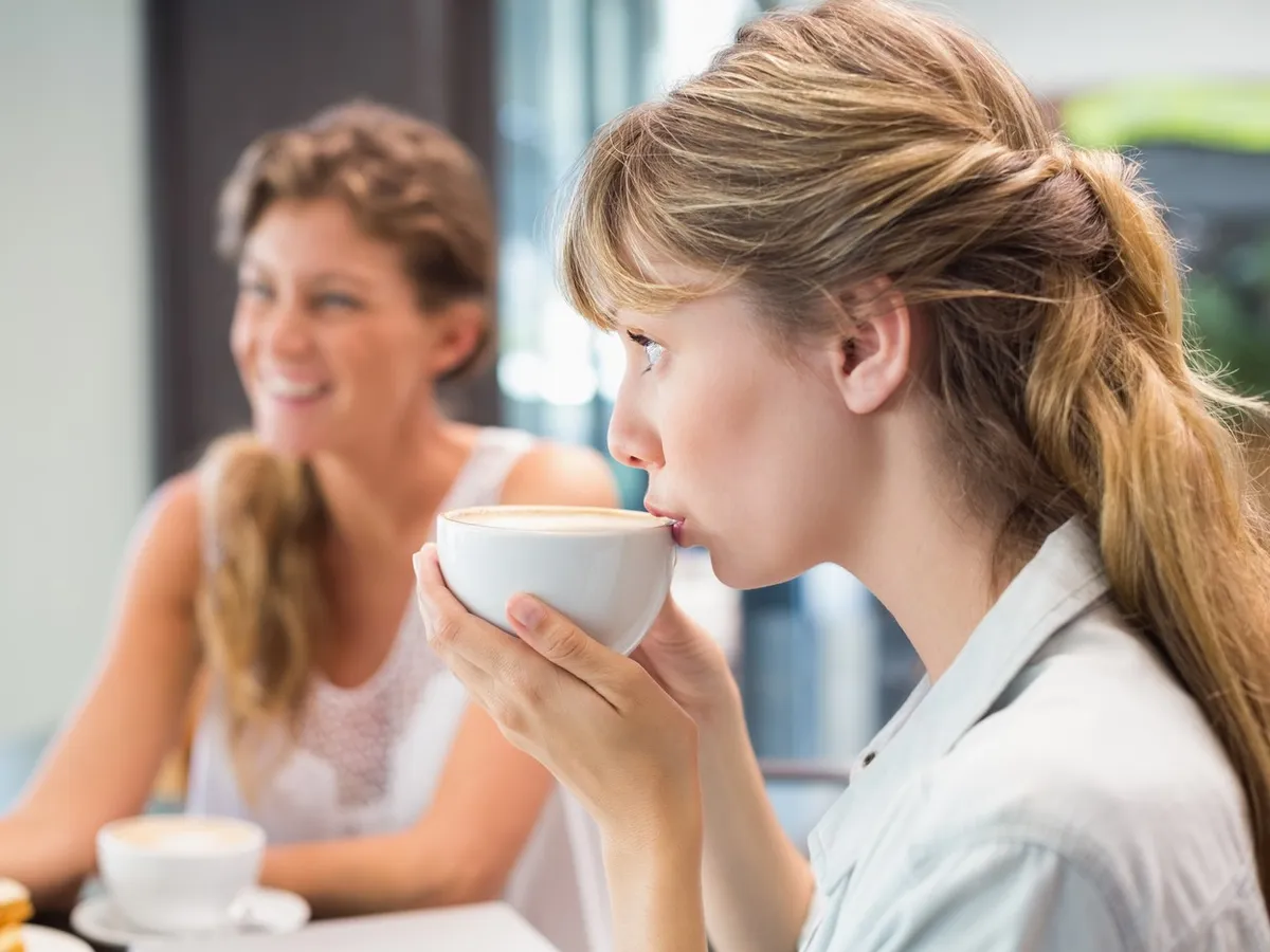 Știați că... o cafea băută înainte de recoltare poate da rezultate false la analize? Iată ce trebuie să știi