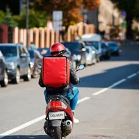 Livratorii de mâncare lucrează la negru. Ce au descoperit cei de la ITM? Foto: Shutterstock(fotografie cu caracter ilustrativ)