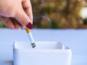 Motivul pentru care tot mai mulți nefumători fac cancer pulmonar. Fenomenul, răspândit în România - Foto: Profimedia images
