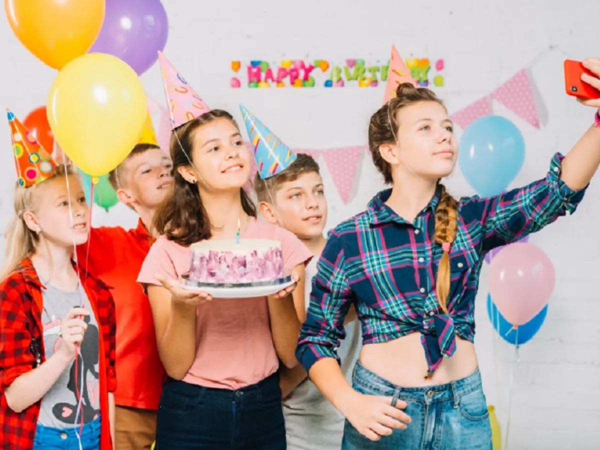 Copii la petrecere - Foto: Freepik (rol ilustrativ)
