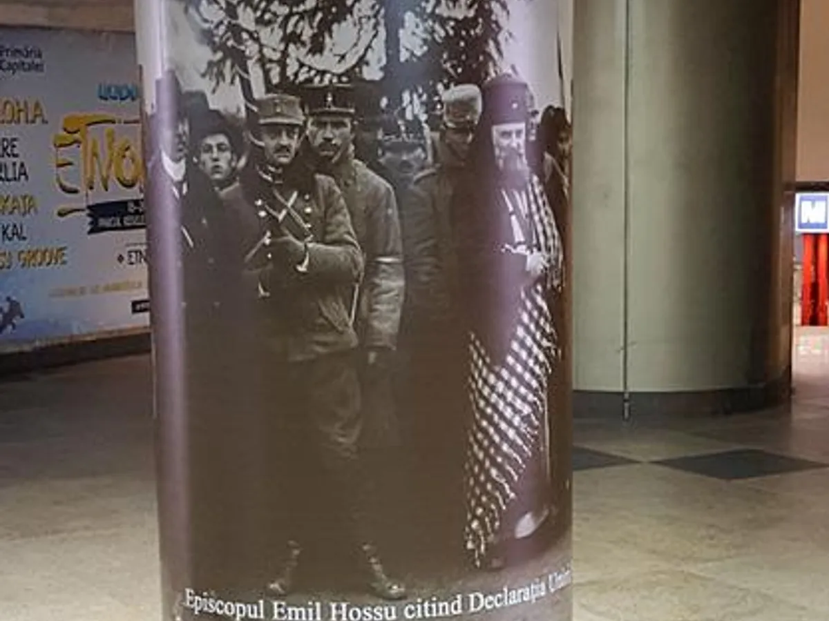 Un banner amplasat la Universitate vorbește despre Emil Hossu.(Foto: Facebook Francisc Doboș)