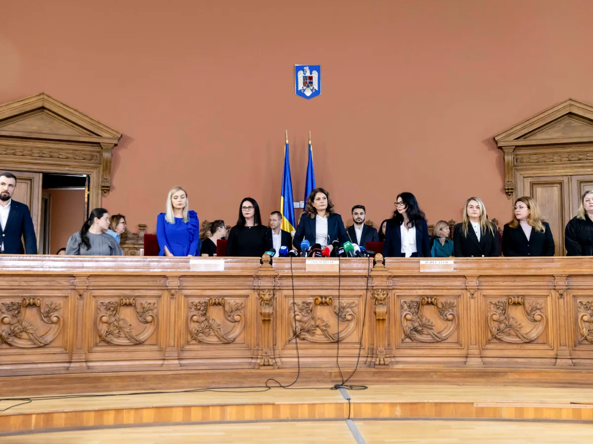 25.000 lei salariu ia judecătoarea sunată de Lia Savonea în conferința de presă, pe modelul Gigi Becali