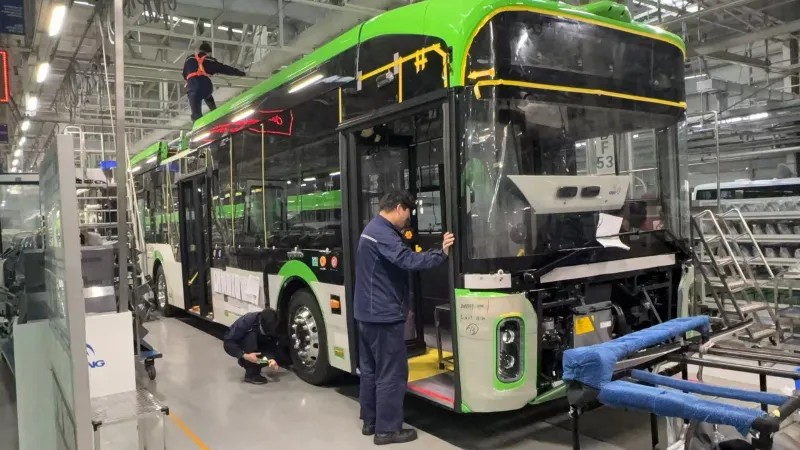 Troleibuz Yutong U12 pentru STB - Foto: Facebook / Stelian Bujduveanu