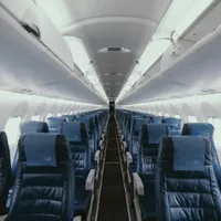 De ce să NU sufli niciodată nasul în avion. Obicei trecut pe lista „neagră” a însoțitorilor de bord - Foto? Profimedia / imagine rol ilustrativ