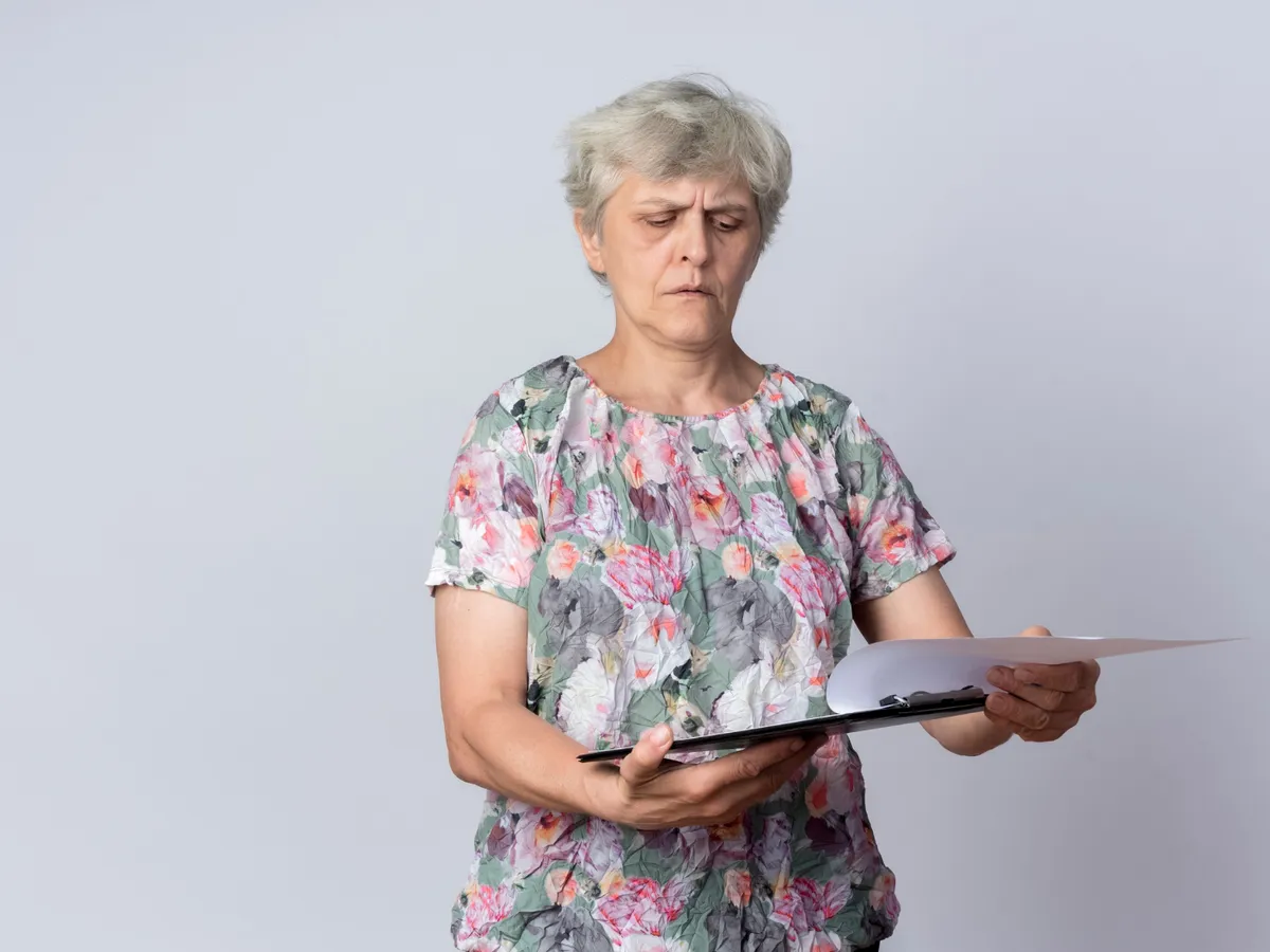 Foto: O pensionară a rămas fără bani la Mica Recalculare Sursa: Freepik (rol ilustrativ