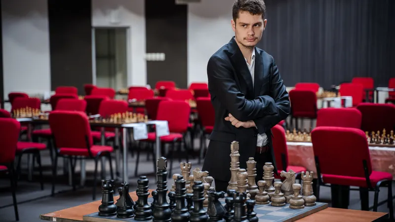Jucatorul roman Bogdan Deac il inlocuieste pe jucatorul Ungariei Richard Rapport.