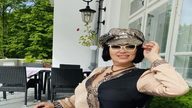 Ozana Barabancea. Foro pagina personală Facebook