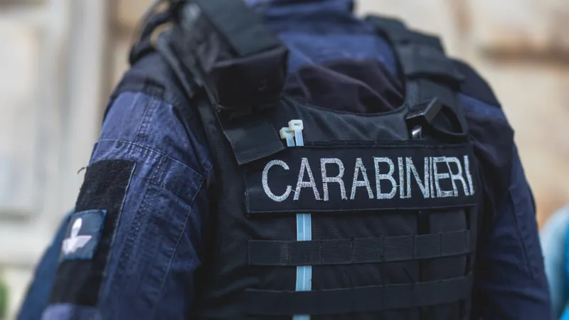 Doi români jefuiți de polițiști în Italia. Au rămas fără 36.000 euro. „Mă întreba ce am ilegal” - Foto: Arhivă (imagine cu rol ilustrativ)